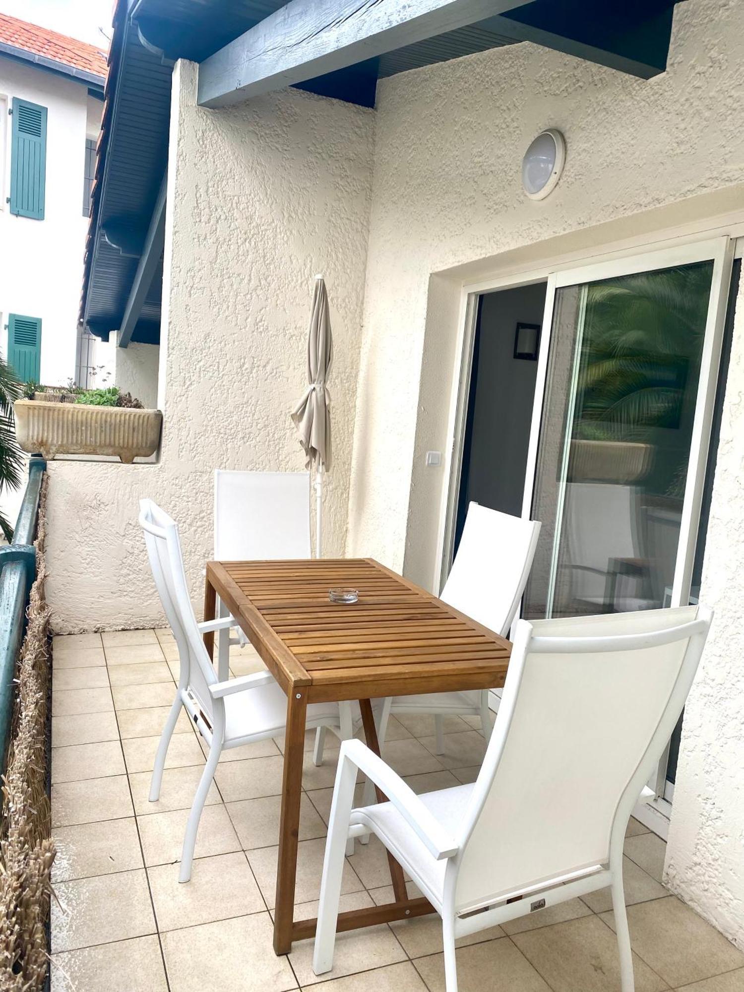 Apartamento Charming 1 Bedroom Flat, Center With Pool And Car Park